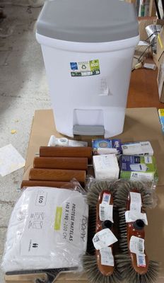 10037-1142 / LOT DE 11 PRODUITS DIVERS DE L'UNIVERS MAISON /// COMME N