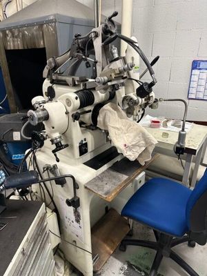 l'image d'une machine installée dans une pièce