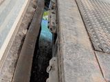 a picture of a flat bed truck with a flat bed attached to it