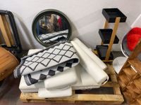 Ensemble, comprenant table de massage en skaï blanc, canapé,… (photo 3)