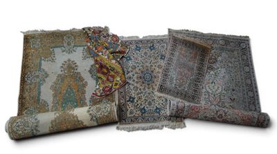 plusieurs morceaux de moquette posés les uns sur les autres