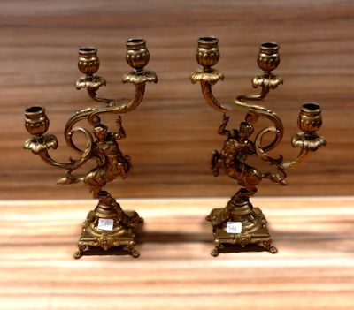 Bougeoirs en bronze monogramme HP pour HENRI PICARD époque N…