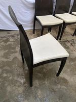 Lot de 4 chaises contemporaines, à structure en bois de coul… (photo 5)