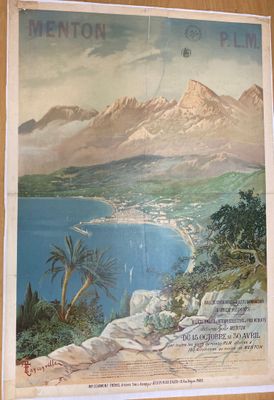 une photo d'une photo représentant une montagne et un plan d'eau