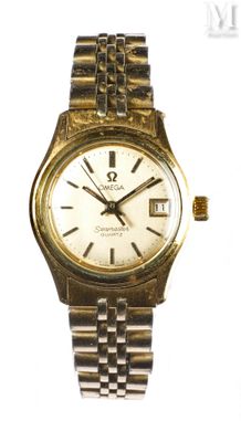 une image d'un gros plan d'une montre-bracelet sur un fond blanc