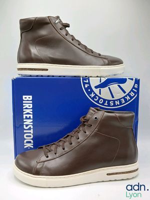 baskets montantes en cuir marron pour homme, avec semelles blanches