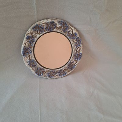 Miroir céramique émaillée rond non régulier à décor de fleur…