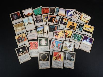 beaucoup de cartes sur la table