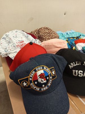 Lot de 50 casquettes adultes et enfants
