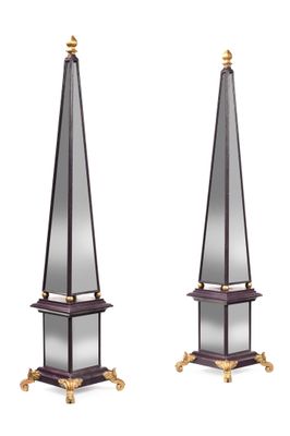 PAIRE DE GRANDS OBELISQUES D'APPARAT