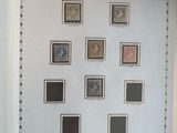 la photo d'un livre sur lequel sont apposés des timbres