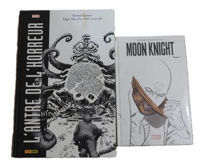 deux livres sur un fond blanc, avec le dessin d'un homme coiffé d'un chapeau et d'un homme en costume