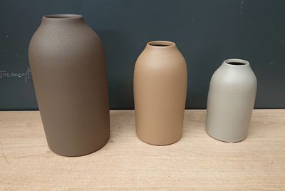 Set de 3 vases THIARA KAVE HOME , marron et beige, 16 cm 20 … - Photo 1