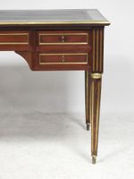 Bureau de style Louis XVI en acajou et placage d'acajou fonc… (photo 4)