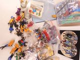 a lot of legos that are sitting on a table