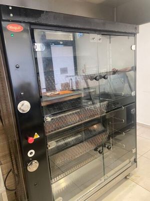 une machine qui contient de la nourriture