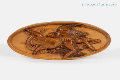 plaque en bois sculptée représentant un cheval et un oiseau perché sur une branche