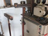 a machine that is sitting on a table in a room