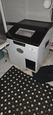1 MACHINE A GLACON KLARSTEIN DIMENSION 38 x 41 x 42