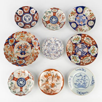 un ensemble de six assiettes ornées de motifs différents