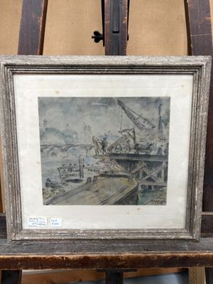 une photo d'une photo d'un tableau posé sur une chaise