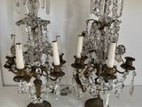 paire de candélabres anciens en laiton et cristal