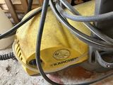 an image of a machine that is sitting on the floor
