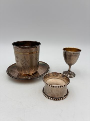 Argent Minerve : soucoupe chiffrée, coquetier, rond de serviette,...