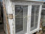 a lot of windows that are on a pallet