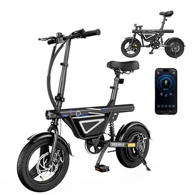 une photo d'un scooter électrique noir à côté d'un téléphone portable