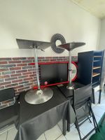 4 sièges en PVC coque noire + 2 guéridons hauts (photo 2)