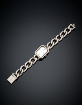 une montre-bracelet en or blanc 18 carats sertie de diamants