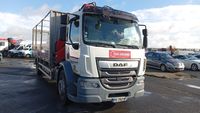 CAMION PLATEAU GRUE CAGE DAF 4X2 LF 260 FA équipé GRUE HYVA … (photo 6)