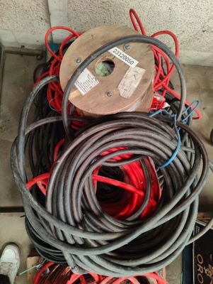 a pile of wires and wires on the ground