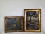 deux tableaux encadrés posés sur une étagère dans une pièce aux murs blancs