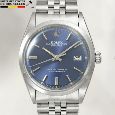 une photo d'une montre Rolex au cadran bleu
