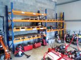 many different types of tools in this garage