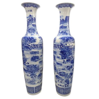 CHINE Importante paire de vases de forme balustre en porcela…