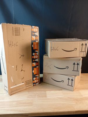 Lot de 4 colis Mystere (Retour Amazon,NPAI, Adresse incomple…