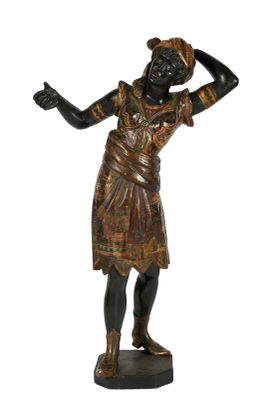 statue en bronze représentant une femme portant la main à sa tête