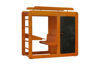 un lit superposé en bois avec un bureau en dessous