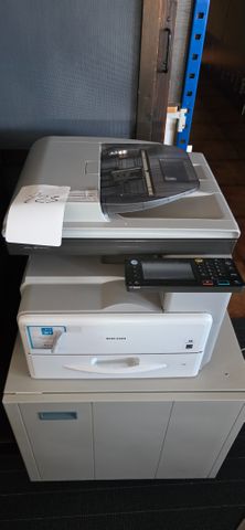 1 IMPRIMANTE RICOH AFICIO MP301SP, + 1 IMPRIMANTE CANON 1643P, 