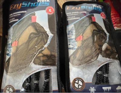 Lot d'environ 8 paquets de sur chaussure à crampon