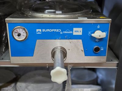 une image d'une machine servant à fabriquer un liquide