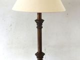 an image of a lamp that is sitting on a table