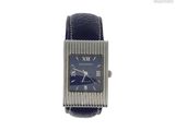 une image représentant une montre au cadran bleu