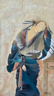 un tableau représentant une femme en robe bleue, un éventail sur la tête