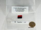 un gros plan sur un petit bout de papier sur lequel se trouve un stylo