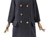 un manteau noir sur un mannequin mannequin mannequin mannequin mannequin mannequin mannequin mannequin mannequin mannequin
