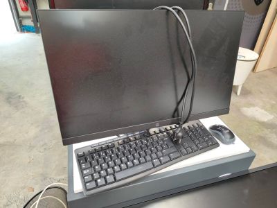 Ecran HP V24I G5 avec clavier et souris Vendu en l'état